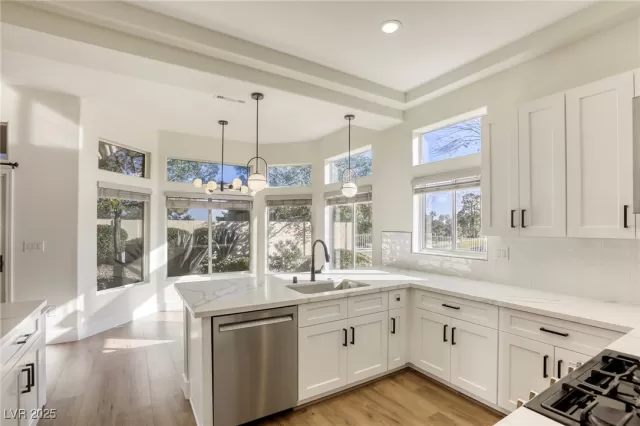 MLS: 2738161 Condo For Sale