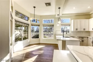 Photo #2: 2738161 Listing