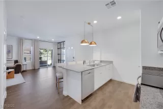 Photo #1: 2738172 Listing 