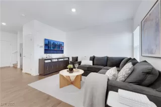 Photo #5: 2738172 Listing 