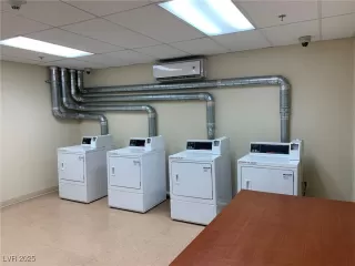 Photo #5: 2738173 Listing