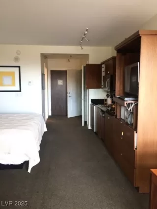 Photo #6: 2738173 Listing