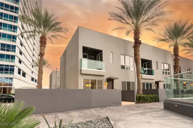 MLS: 2738182 Condo For Sale