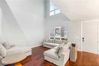 Photo #3: 2738182 Listing 