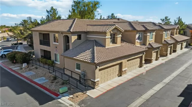 MLS: 2738207 Condo For Sale