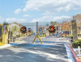 Photo #3: 2738207 Listing