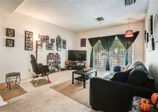 Photo #2: 2738224 Listing 