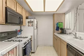 Photo #5: 2738224 Listing 