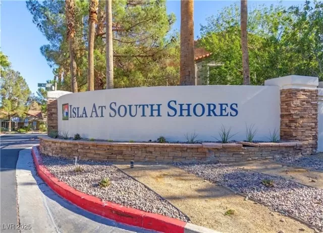 MLS: 2738270 Condo For Sale