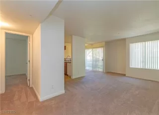 Photo #5: 2738270 Listing 