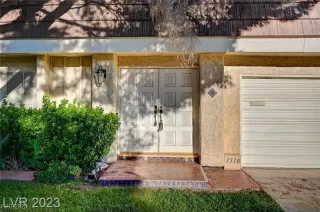 Photo #2: 2738291 Listing