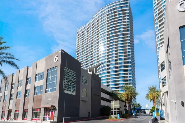 MLS: 2738330 Condo For Sale