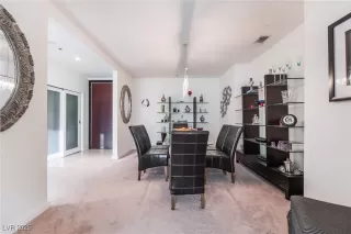 Photo #3: 2738330 Listing