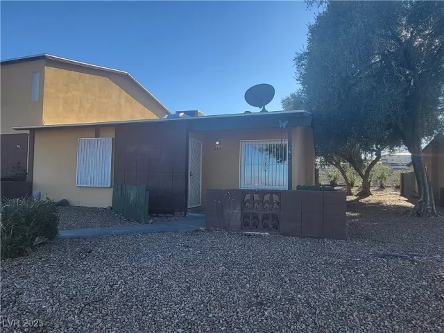 MLS: 2738356 Condo For Sale