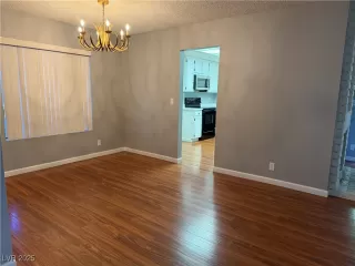 Photo #3: 2738364 Listing 