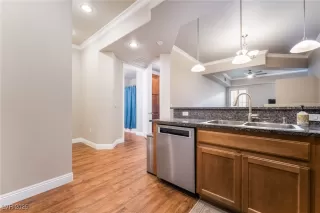 Photo #4: 2738373 Listing