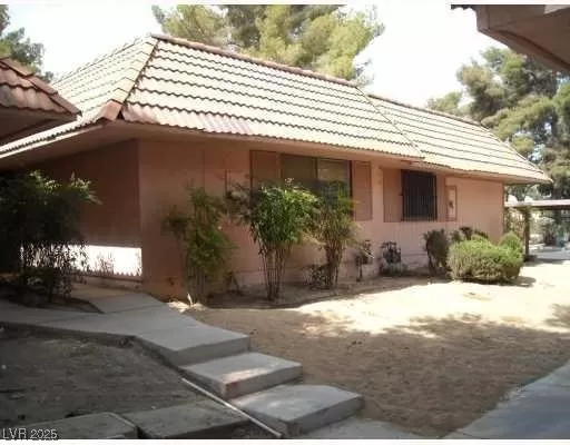 MLS: 2738389 Condo For Sale