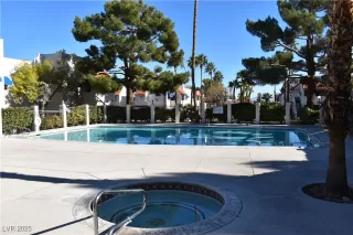 Photo #2: 2738400 Listing