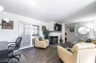 Photo #4: 2738400 Listing