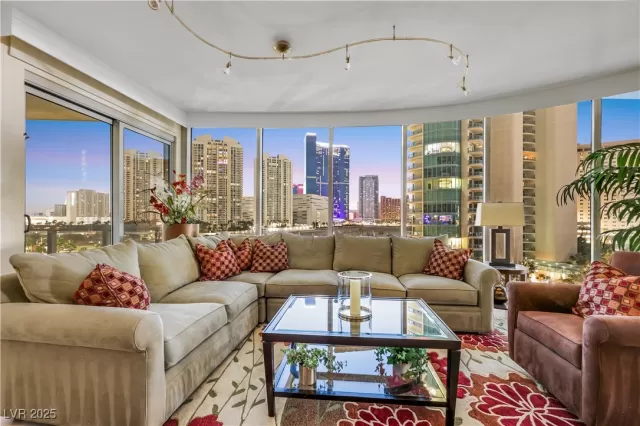 MLS: 2738416 Condo For Sale