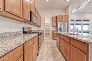 Photo #3: 2738427 Listing 