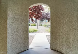 Photo #5: 2738429 Listing