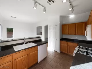 Photo #1: 2738438 Listing