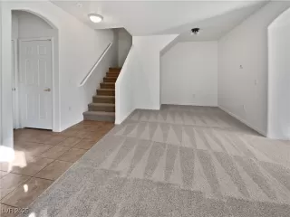 Photo #2: 2738438 Listing