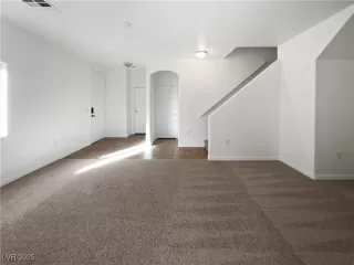 Photo #6: 2738438 Listing