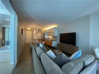 Photo #3: 2738441 Listing