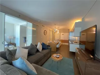 Photo #4: 2738441 Listing