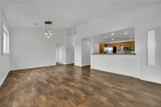 Photo #3: 2738458 Listing 