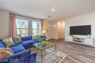 Photo #3: 2738477 Listing 