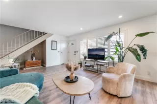 Photo #2: 2738499 Listing 