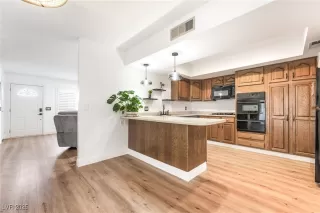 Photo #3: 2738499 Listing 