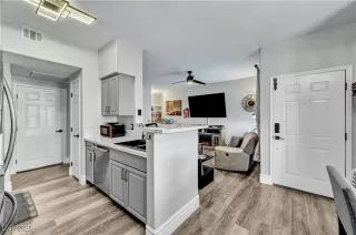 Photo #1: 2738508 Listing