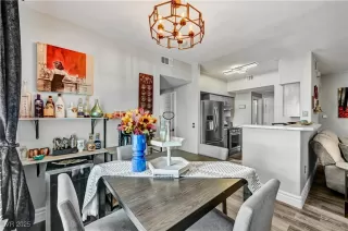 Photo #5: 2738508 Listing