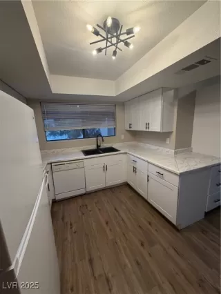 Photo #1: 2738542 Listing 