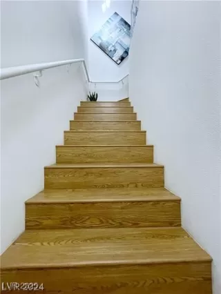 Photo #2: 2738616 Listing 