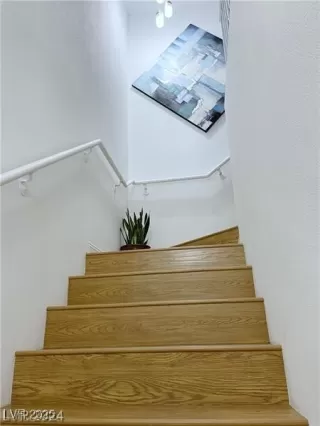 Photo #3: 2738616 Listing 