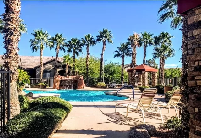 MLS: 2738649 Condo For Sale