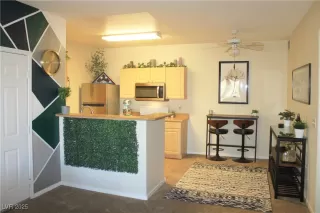 Photo #6: 2738649 Listing