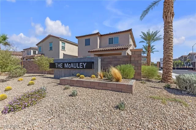 MLS: 2738653 Condo For Sale