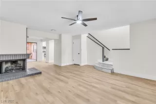 Photo #3: 2738679 Listing