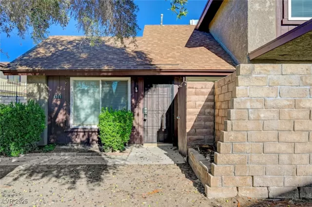 MLS: 2738728 Condo For Sale