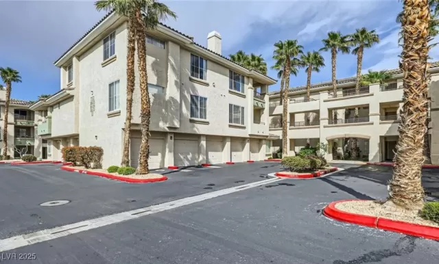 MLS: 2738731 Condo For Sale