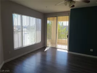 Photo #3: 2738731 Listing 