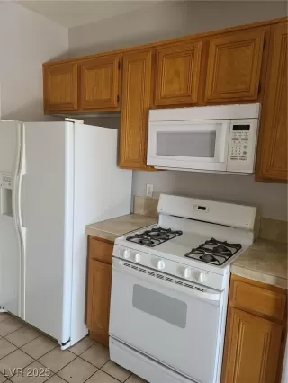 Photo #6: 2738731 Listing 