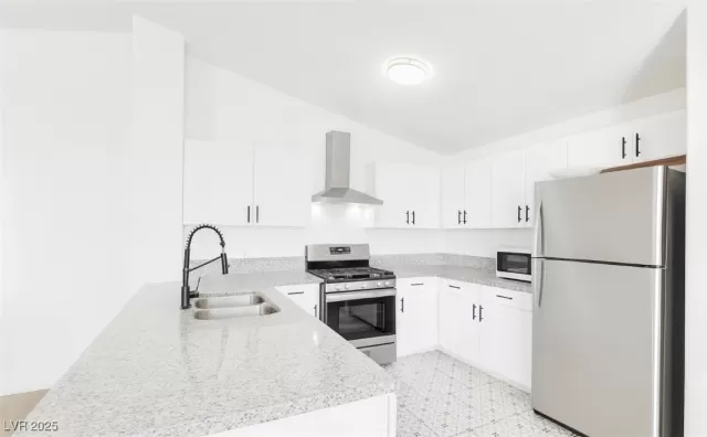 MLS: 2738732 Condo For Sale