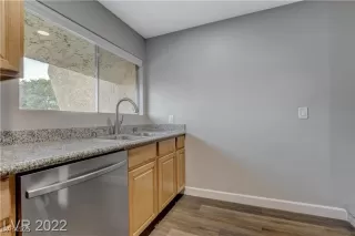 Photo #4: 2738765 Listing